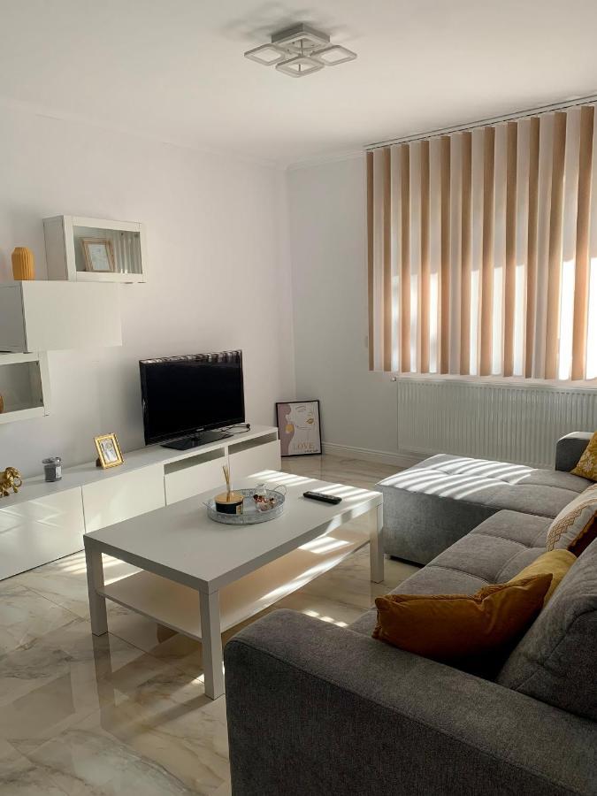 Complex Rezidential Ana Apartment Caransebes Ngoại thất bức ảnh