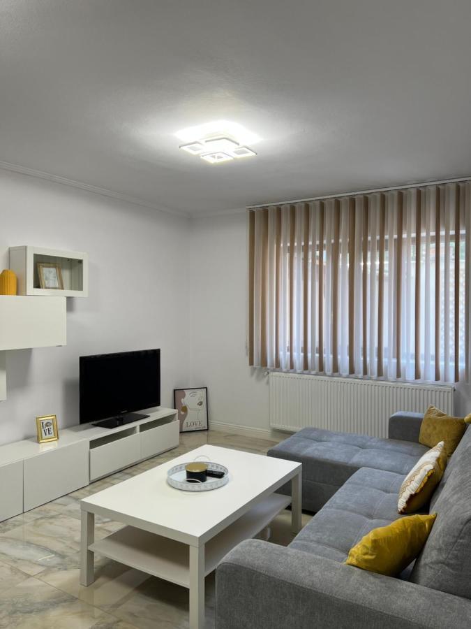 Complex Rezidential Ana Apartment Caransebes Ngoại thất bức ảnh