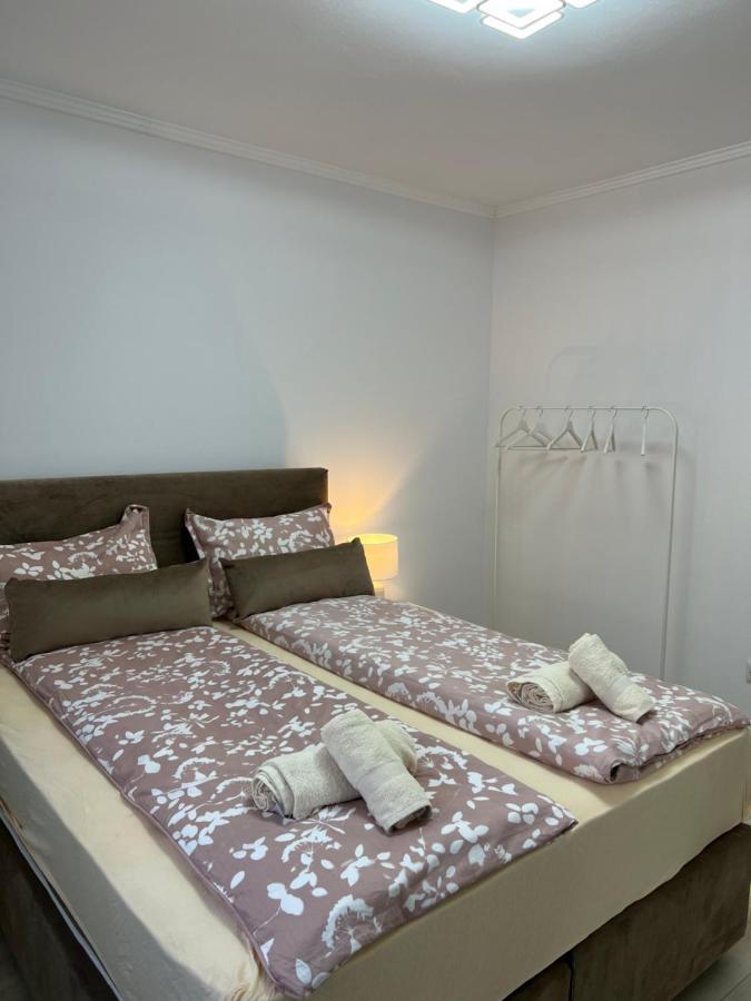Complex Rezidential Ana Apartment Caransebes Ngoại thất bức ảnh